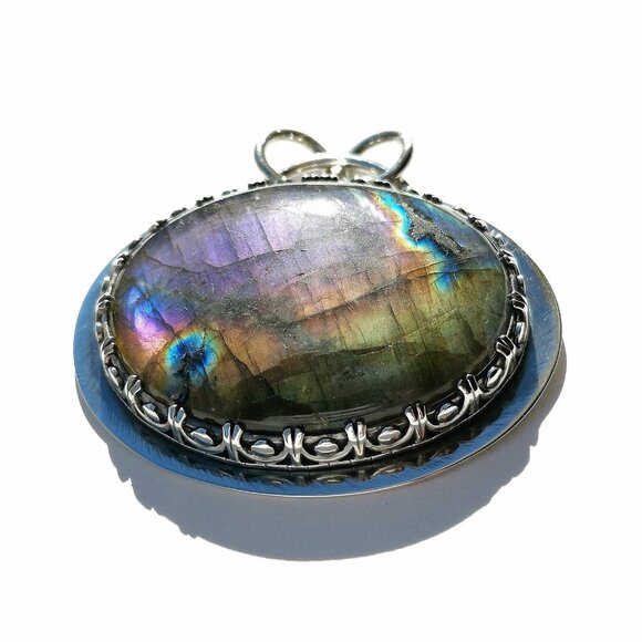 Rainbow Blue Labradorite Pendant - Picture 2 of 6